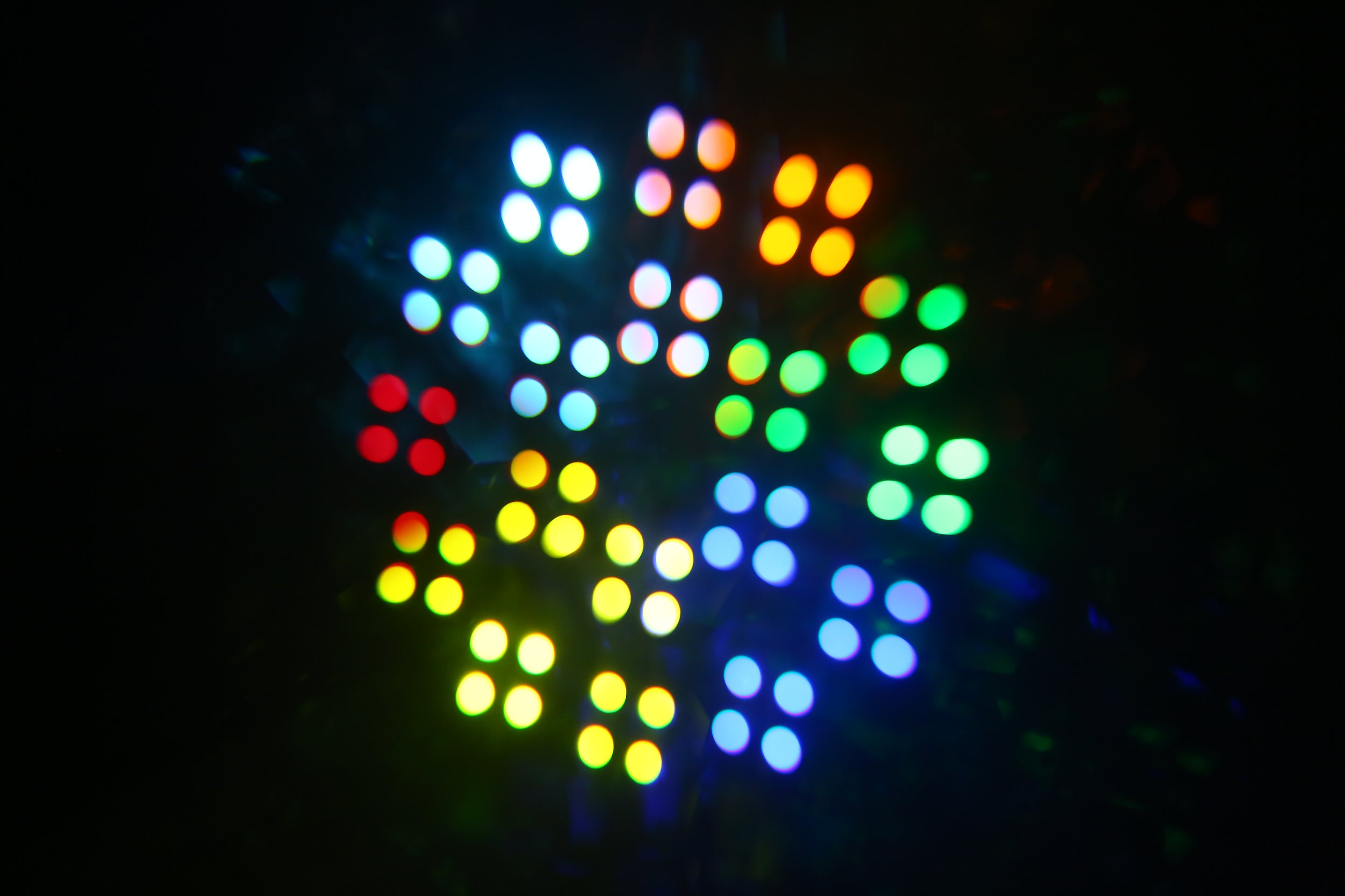 رأس متحرك ضوئي LED بقوة 120 واط | مقاومة للهب V0، 18 منشوراً، 7 أنماط، DMX512 – مسرح