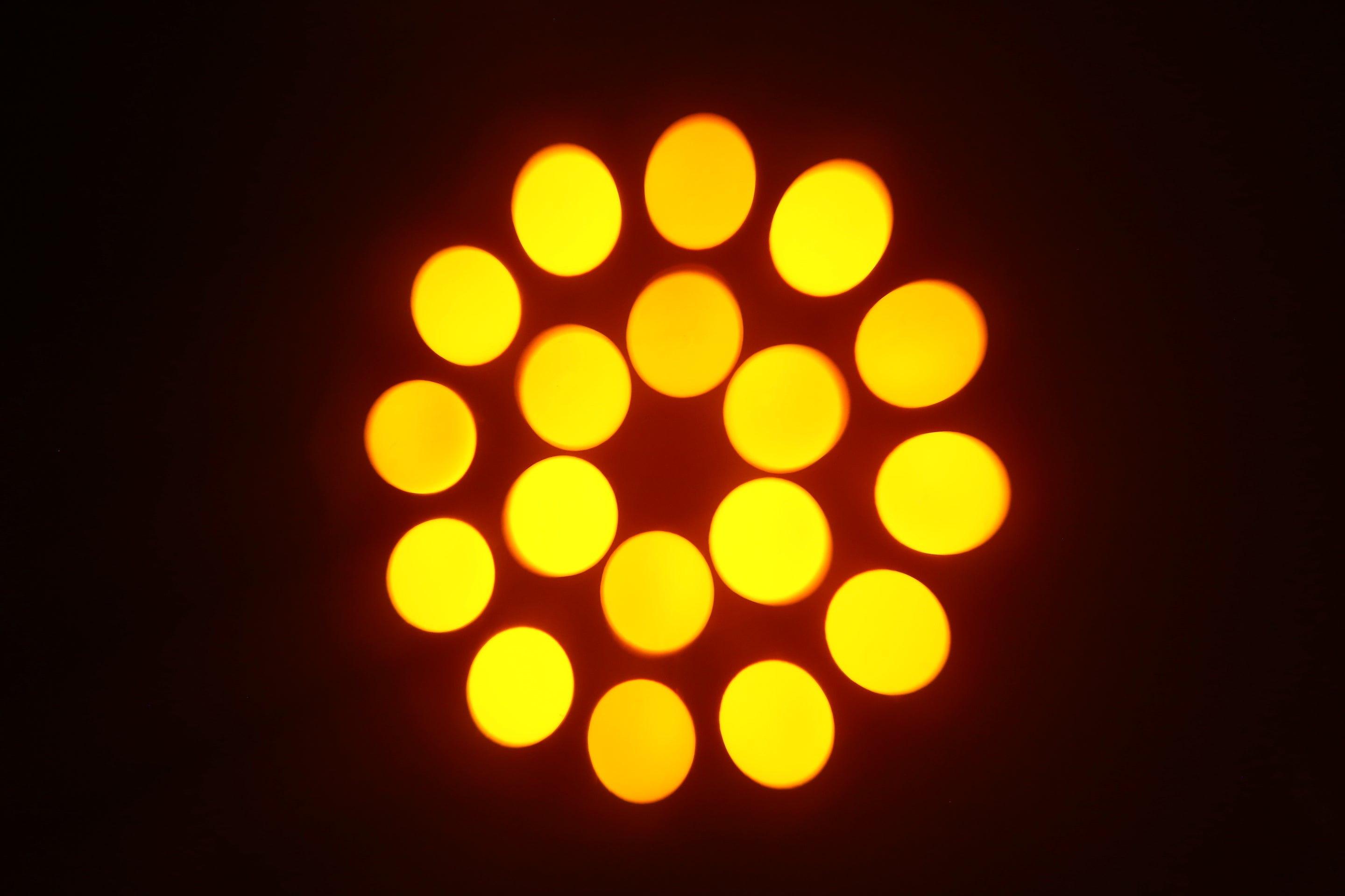 رأس متحرك ضوئي LED بقوة 120 واط | مقاومة للهب V0، 18 منشوراً، 7 أنماط، DMX512 – مسرح